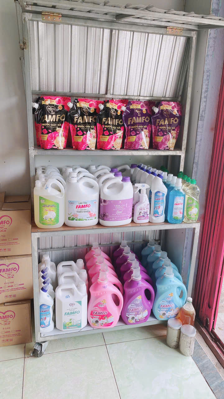 famfo lên kệ tạp hóa