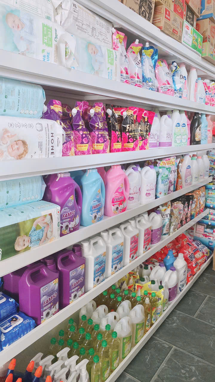 famfo lên kệ tạp hóa